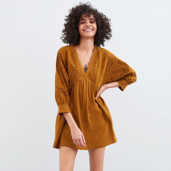 

2019 spring new women playsuit hollow out embroidery jumpsuits 3/4 sleeve v-neck rompers short overalls casual playsuits, Black;white