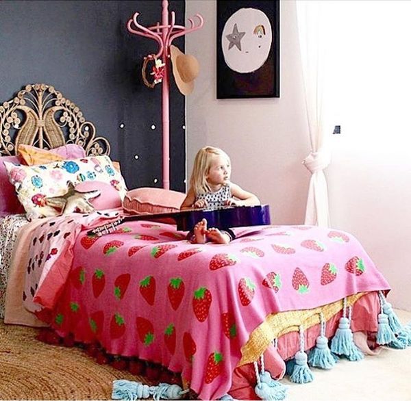 

2019 strawberry/cherry jacquard pattern cotton knitted blanket pure pastoral style the chrismas gift
