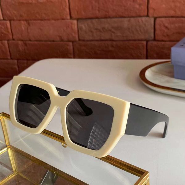 

модные солнцезащитные очки 0630 ivory черный / серый объектив sonnenbrille gafas де золя женщины солнцезащитные оттенки с коробкой, White;black