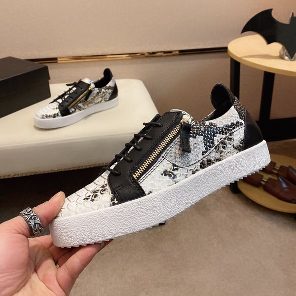 

fashion luxury men's outdoor sneakers 2020 fashion luxury shoes black white snake pattern casual outdoor coach sneakers