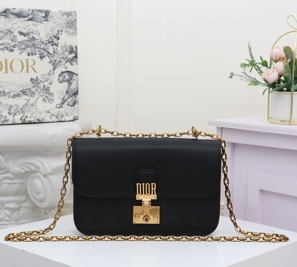 

2019 new fashion solid color small square bag chain shoulder bag leather series highlights women's personality