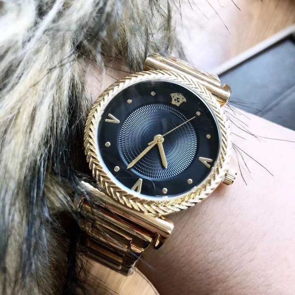 

2020 new fashion mens luxury watch leather strap band quartz medusa iced out designer watches quartz movement sport wristwatches, Slivery;brown