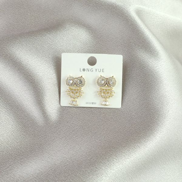 

new european and american style sweet and cute animal earrings selling micro inlaid sparkling zircon silver pin earrings