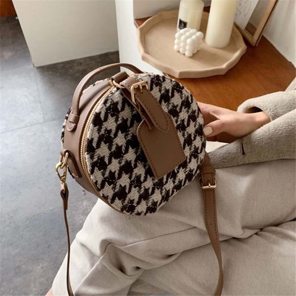 

оригинальность дизайна ручной шерстяной сумки женщины 2019 моды контраст цвета плеча сумка casual маленький круглый мешок