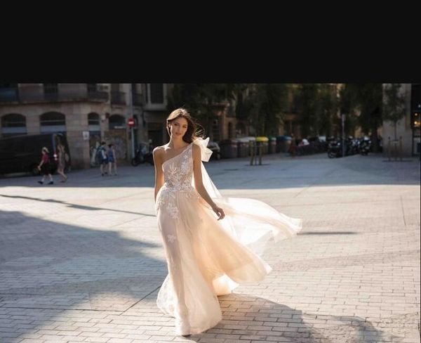 

2019 berta bohemian wedding dresses one shoulder lace appliqued sequins boho wedding dress a line custom made bridal gown vestidos de novia, White