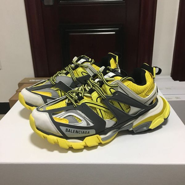 

2019 neaker 13 balenciaga hoe track pari ian family 3 0 pari ian family three generation retro antique running grandpa hoe