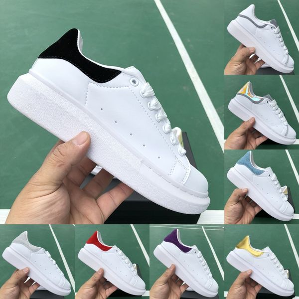 

2019 luxury de igner hoe men women fa hion neaker black white 3m reflective leather hoe trainer runner women flat outdoor hoe