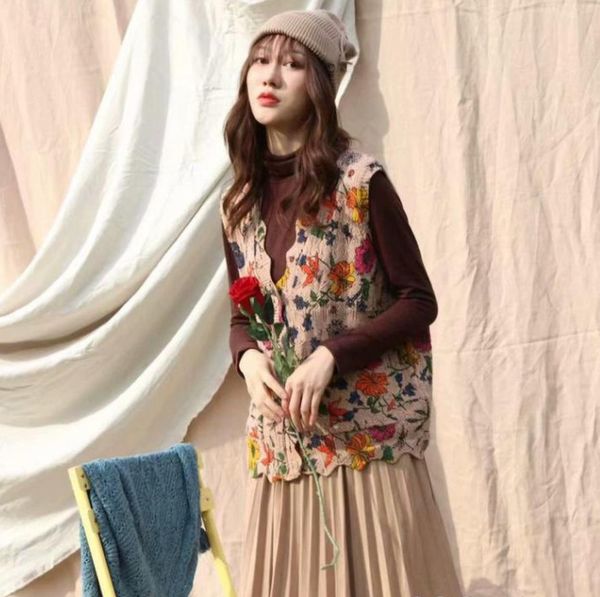 

2020 spring new national wind retro women's knit cardigan vest sleeveless sweater female, Black;white