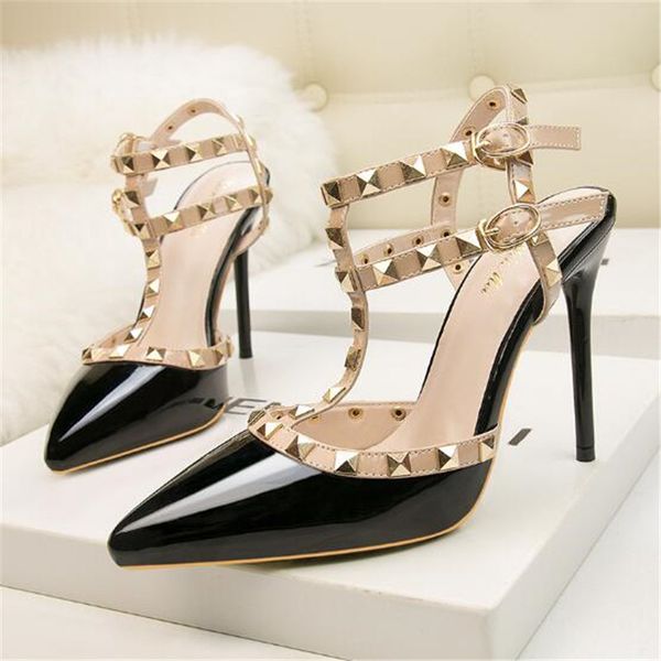 

2019 new rivet double buckle fashion women sandals high heels pointed cut-outs party shoes women solid patent leather rome shoes, Black