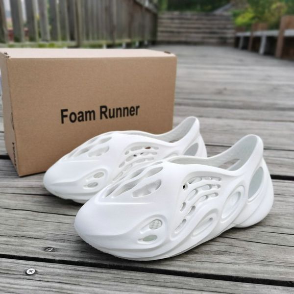 

new arrival kanye foam runner designer slippers bone desert sand resin triple black fashion slides mens beach l sandals gear bottoms