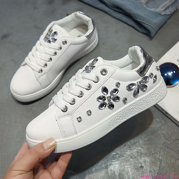 

new korean style super fiber casual sports shoes in autum, Black;green
