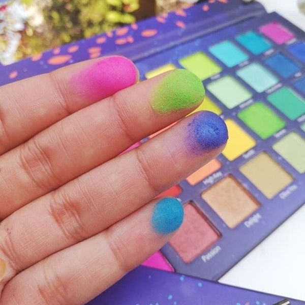 

Марка Amorus 32 Цвет Eyeshadow Palette Запомнить меня 32 Shadow прессованные Пигменты Limited Edition Palet