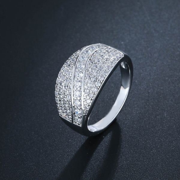 

explosion models full of fashion and elegant zircon ring, Slivery;golden