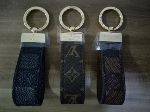 

3 color de igner fa hion famou brand handmade pu leather car keychain women bag charm pendant acce orie with box