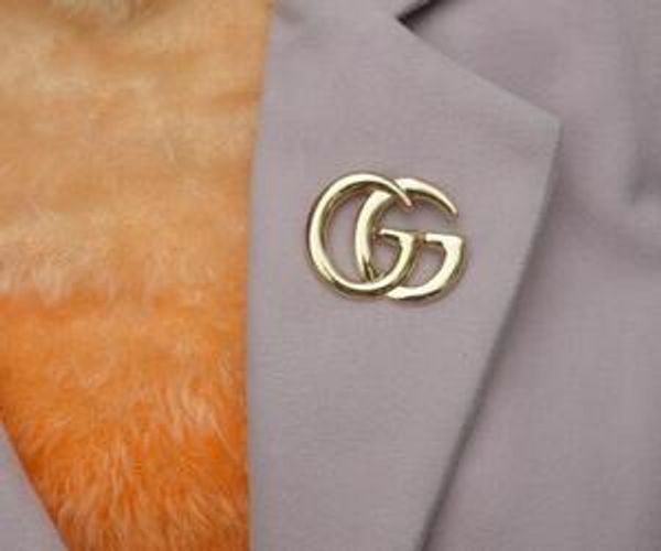 

мужчины женщины мода письмо броши булавки позолоченные булавки броши для мужчин женщины для партии свадьба горячий подарок для семьи 08, Gray