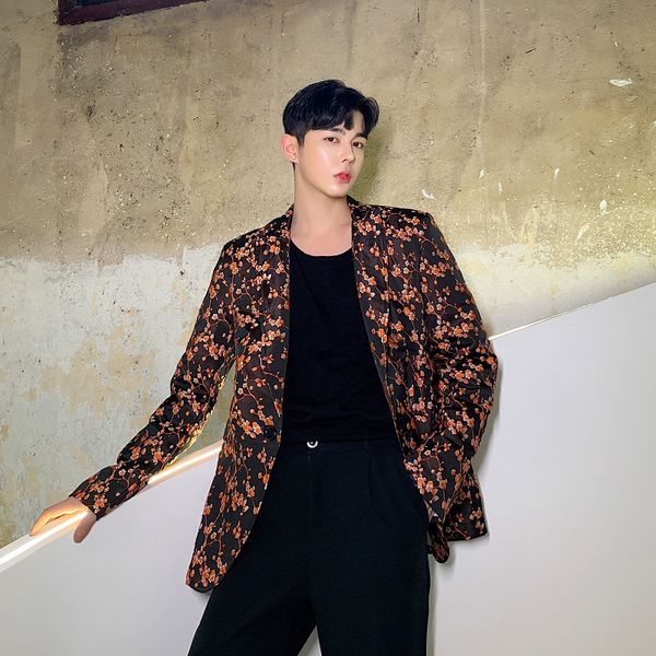 

male streetwear retro flower suit coat stage clothing men damask carving vintage fashion casual blazer suit jacket, White;black