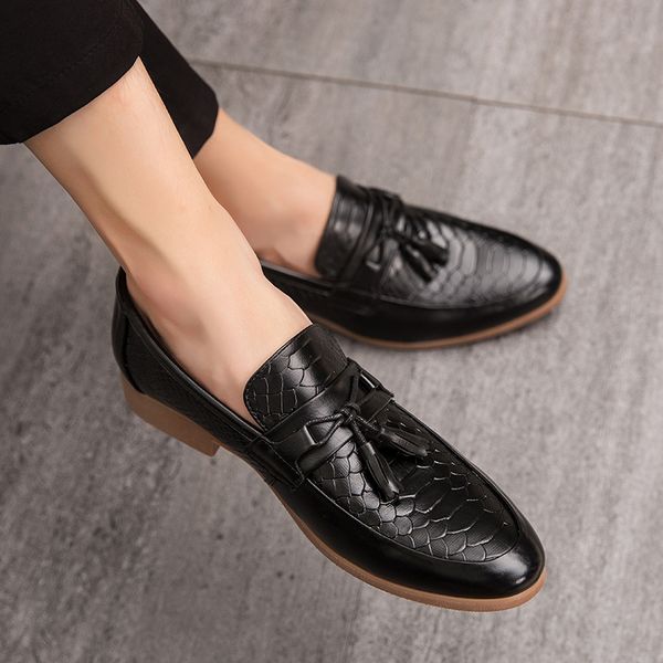 

large size 38-56 outdoor tassel plain men loafers weaving comfortable soft mens leather shoes nice fashion sapato masculino, Black
