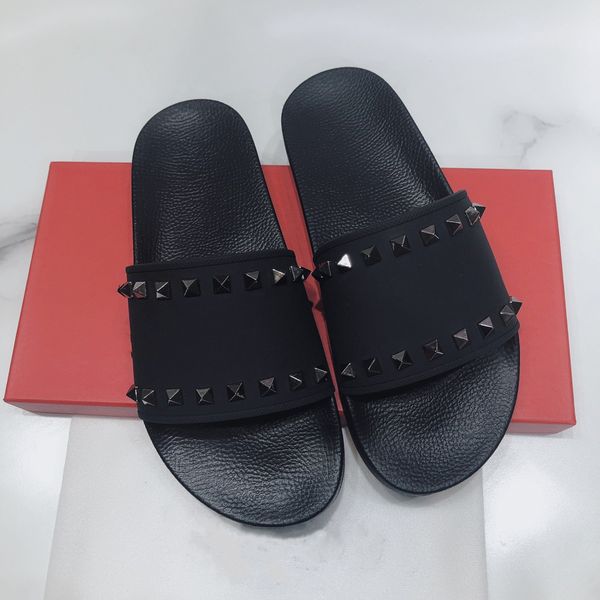 

luxury designer women slippers sandals ladies beach slipper rivet stud slippers non-slip leather mens casual spikes shoes with original box, Black