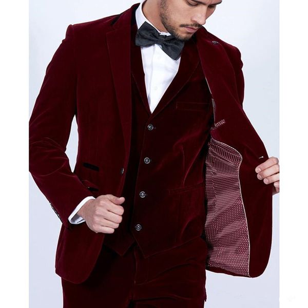 Abiti da sposa da uomo in velluto bordeaux 2019 Blazer slim fit in 3 pezzi Tailor Made Wine Red Groom Prom Party Tuxedo Jacket Pants Vest