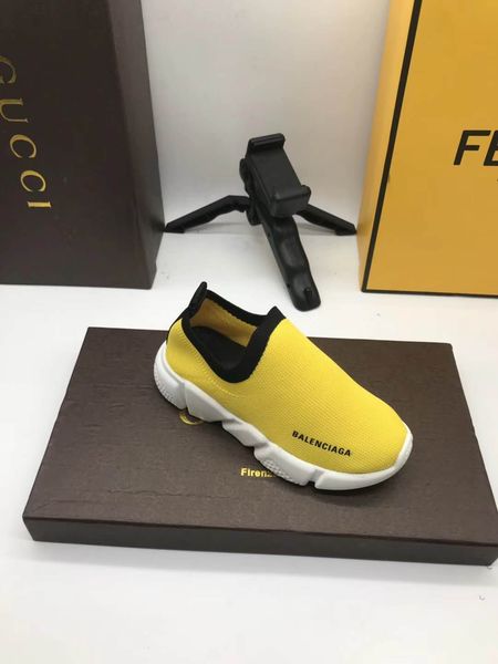 

kid спортивная обувь кроссовки желтая обувь кроссовки ткань скольжения обувь eu 26-35 отправить с коробкой мальчик футбольные бутсы, Black