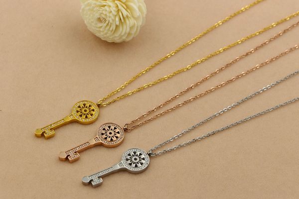 

2019 new Titanium steel fashion key diamante necklace popular trendy women necklace sun flowers jewelry for love necklaces Pendants