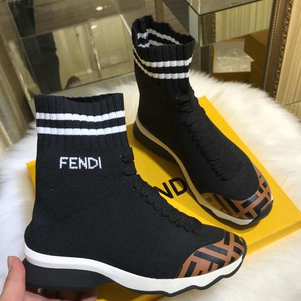 

Новейшие трикотажные сапоги из трикотажной ткани для женщин Средние кеды с харак