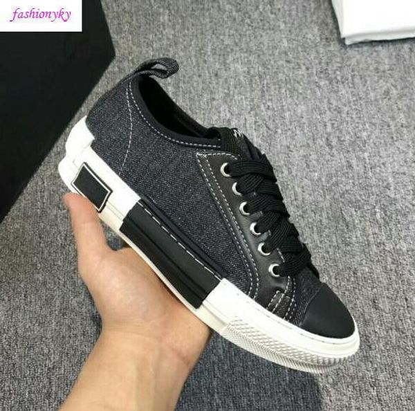 

classics b23 "single m classic as the main vision, in the way of large-area printing on the upper lovers shoes size 39with box, Black