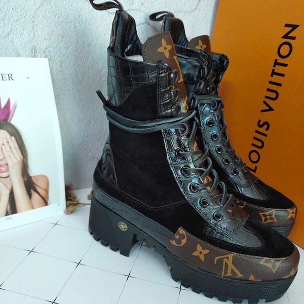 

simple shoes female black platform martin boots women's boots autumn and winter new european station round head leather women's bo
