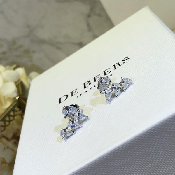 

2019 new women's earring goddess essential charming elegantat permanent color retention