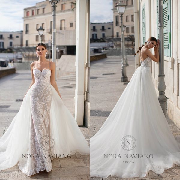 2020 Abito da sposa a sirena con strascico staccabile Spaghetti applicati in rilievo Abito da sposa senza maniche Backless Increspato in pizzo Abiti da sposa