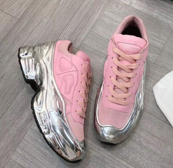 

designer sneaekers raf simons oversized sneaker ozweego shoe men women luxury designer shoes in silver metallic effect sole sport trainer01, Black