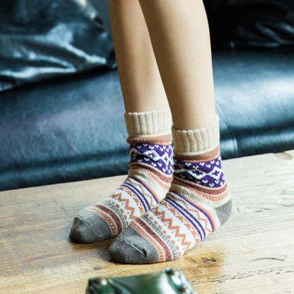 

woman line socks warm comfortable girls thicker tube socks woman winter wool retro sokken calcetines, Black