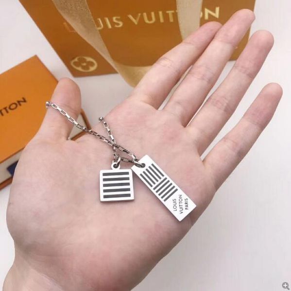 

заявление ожерелье новая мода Титановая сталь V письмо замок старый цветок кожи т