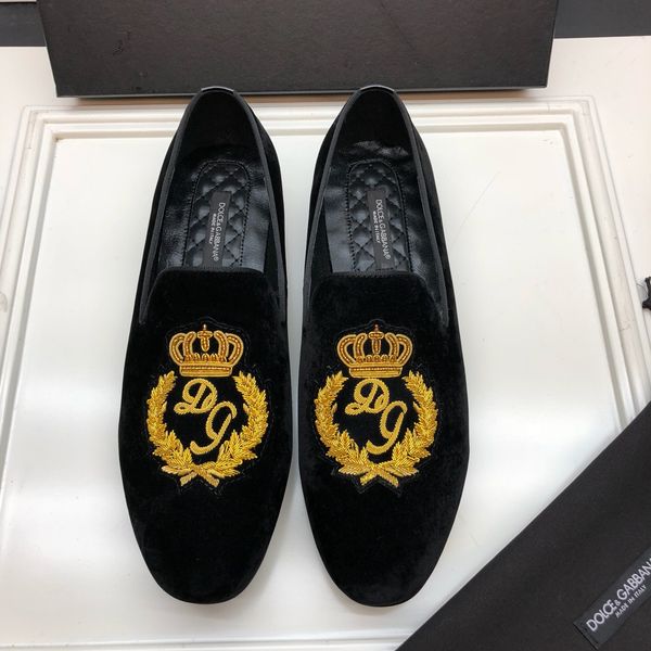 

2019 new ca ual brand men lip on lightweight luxury oft man flock flat neaker black brownmale fa hion wedding hoe ize 38 45