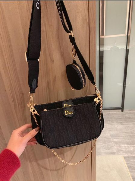 

классический новый женский 2020 сумочка женская мода дикий классический женская черная сумка через плечо дикий классический горячая сумочка