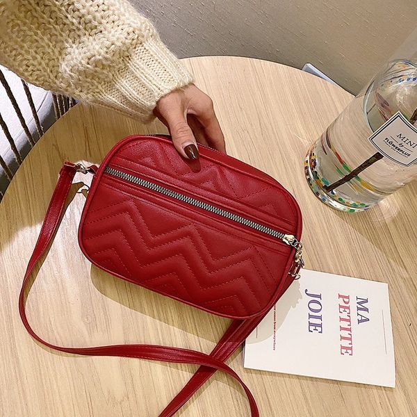 

embroidery small bag 2020 summer new shoulder bag korean version of the fashion shoulder messenger small square