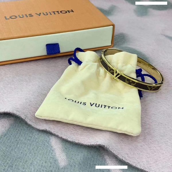 

день 2020ss роскошные мужчины женщины браслет письмо vintage ювелирные изделия классический конструктор joker браслет высокое качество вален, Slivery;golden