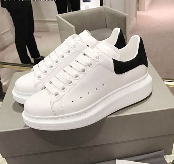 

2019 Wholesale New Luxury Men Women Sneaker With Top Quality Leather Designer Shoes White Black Casual Ace Running Shoes