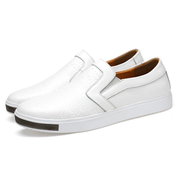 

2020 new casual men shoes fashion slip on flat loafers male breathable driving shoes men crocodile pattern male loafers, Black