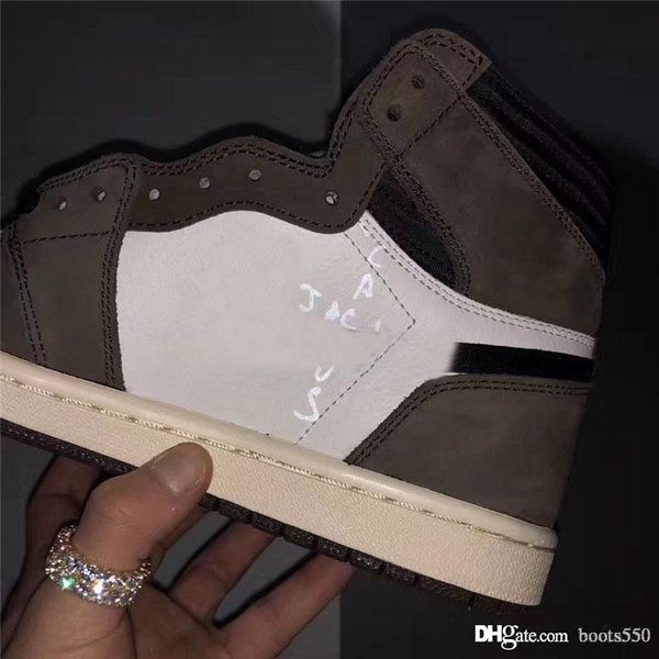 

Tênis de basquete boots550