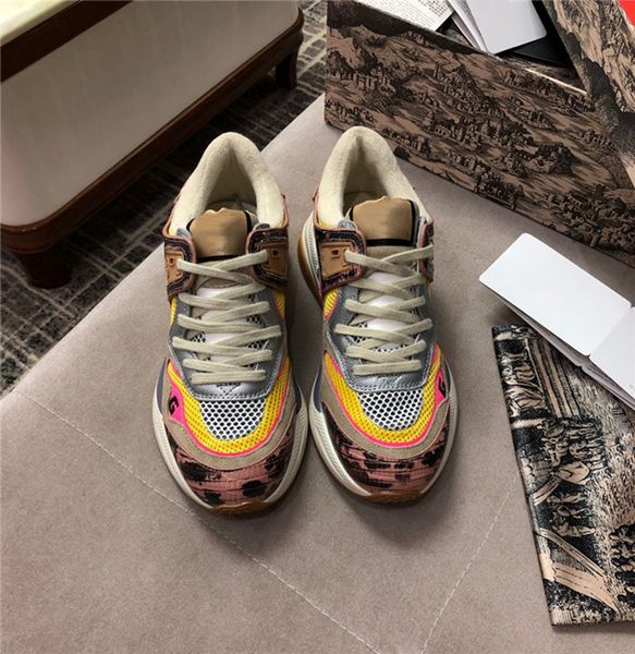 

mens & women ultrapace sneaker with reflective fabric, classic running shoes flat runners oversized sneaekers multicolor with box t05, Black