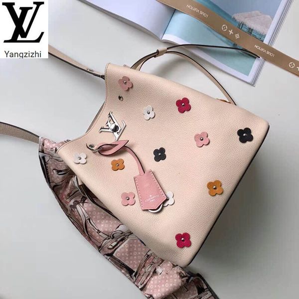 

yangzizhi new summer leather applique lockme bucket bucket bag m53081 handbags bags handles shoulder bags totes evening cross body bag