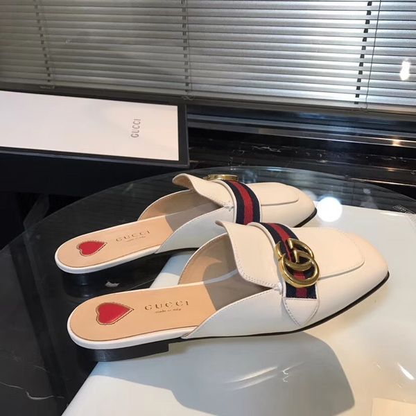 

2020 platform leather metal buckle slippers casual flat sandals comfortable casual shoes red bottom dhl 05