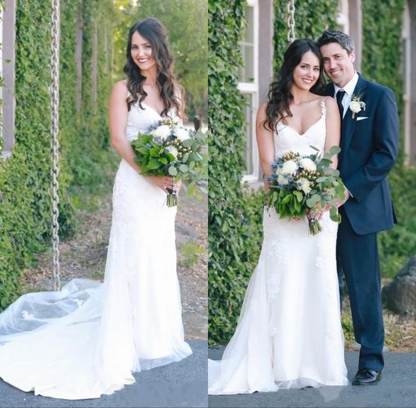 

Country Wedding Dresses Elegant Spaghetti Backless with Buttons Appliqued Lace Chapel Train Plus Size Tulle Bridal Gowns For Wedding