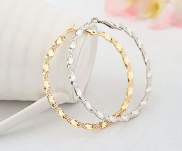 

new european and american fashionable metal twist spend ear stud earring is acted the role of fashionable and classic delicate grace, Silver