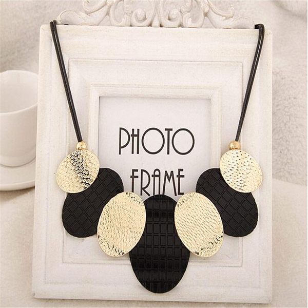 

Choker Statement Necklaces For Women Oval Geometric Pendant Leather Chain Necklaces & Pendants Collier Femme Bijoux Women