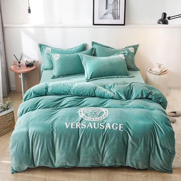 

new classic style bedding suits letter embroidery luxury winter bed sheets 4pcs duvet cover