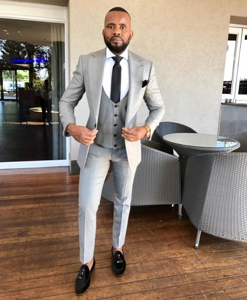 

light grey men suit slim fit jacket peaked lapel tuxedo custom made groomsman wedding groom suits 2018 (blazer+pants+vest+tie, White;black