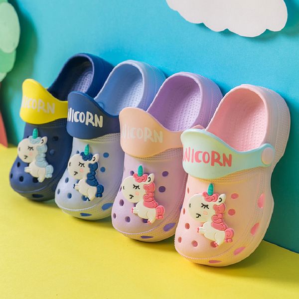 Gartenschuhe Cartoon Einhorn Kinder Regenbogenmuster Croc Summer Pantoffeln für Kinder Jungen Mädchen bequem nicht Slip Beach Schuh y comtable