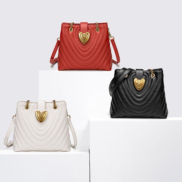 

bag woman 2019 oblique satchel bucket package ins bride love lock catch small fragrant wind children package